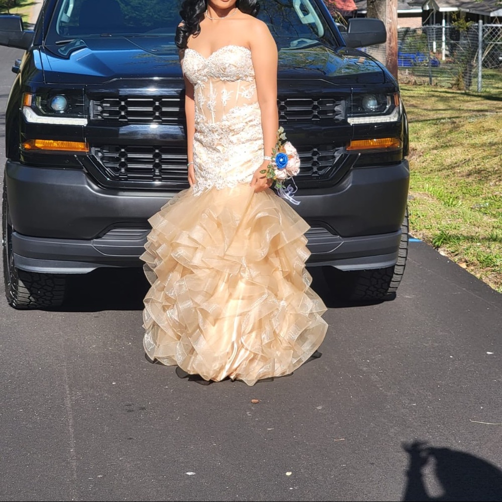 Bridal or Prom gown Unaltered - Picture 9 of 16